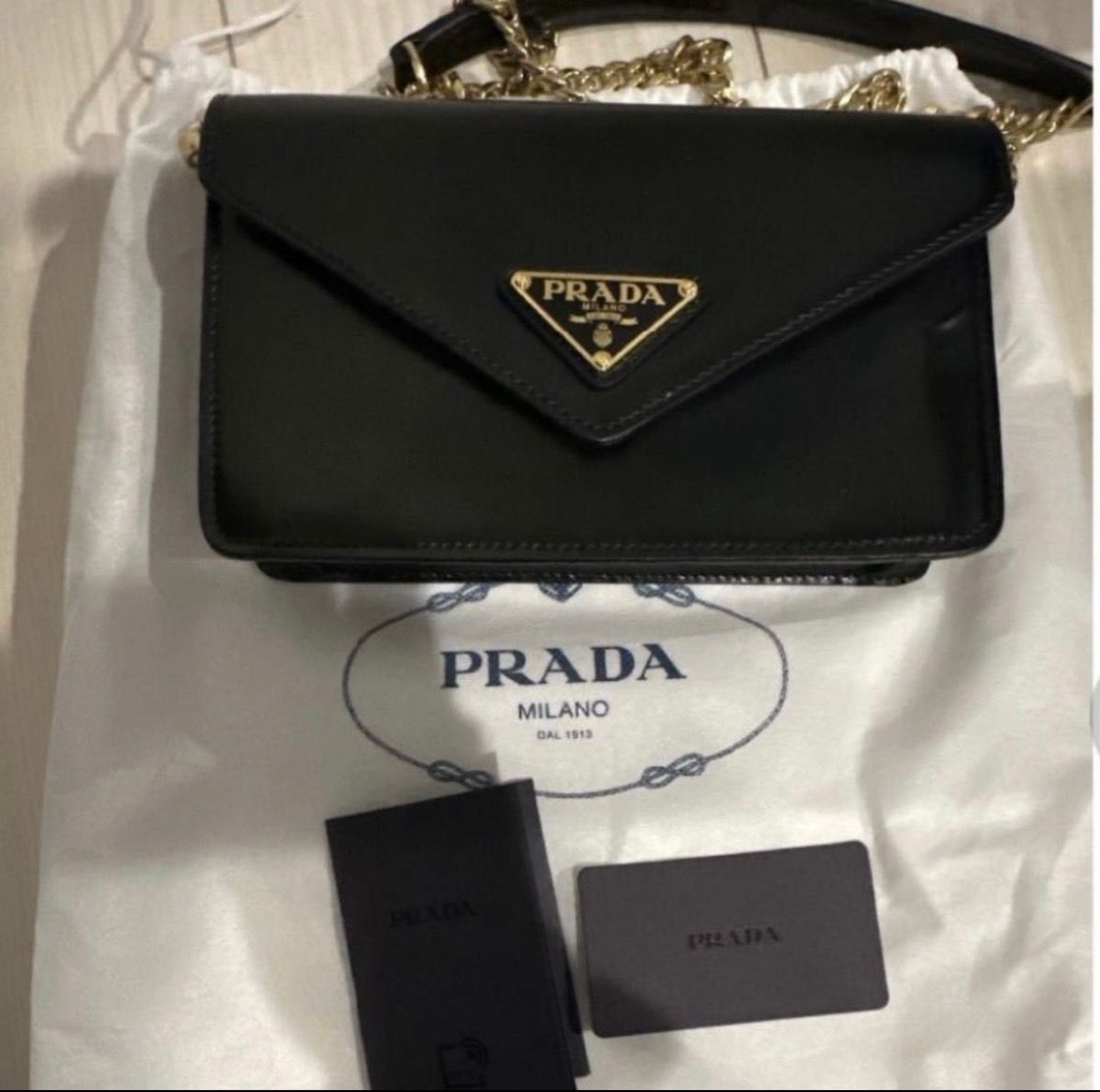 新品 PRADAショルダーバッグ