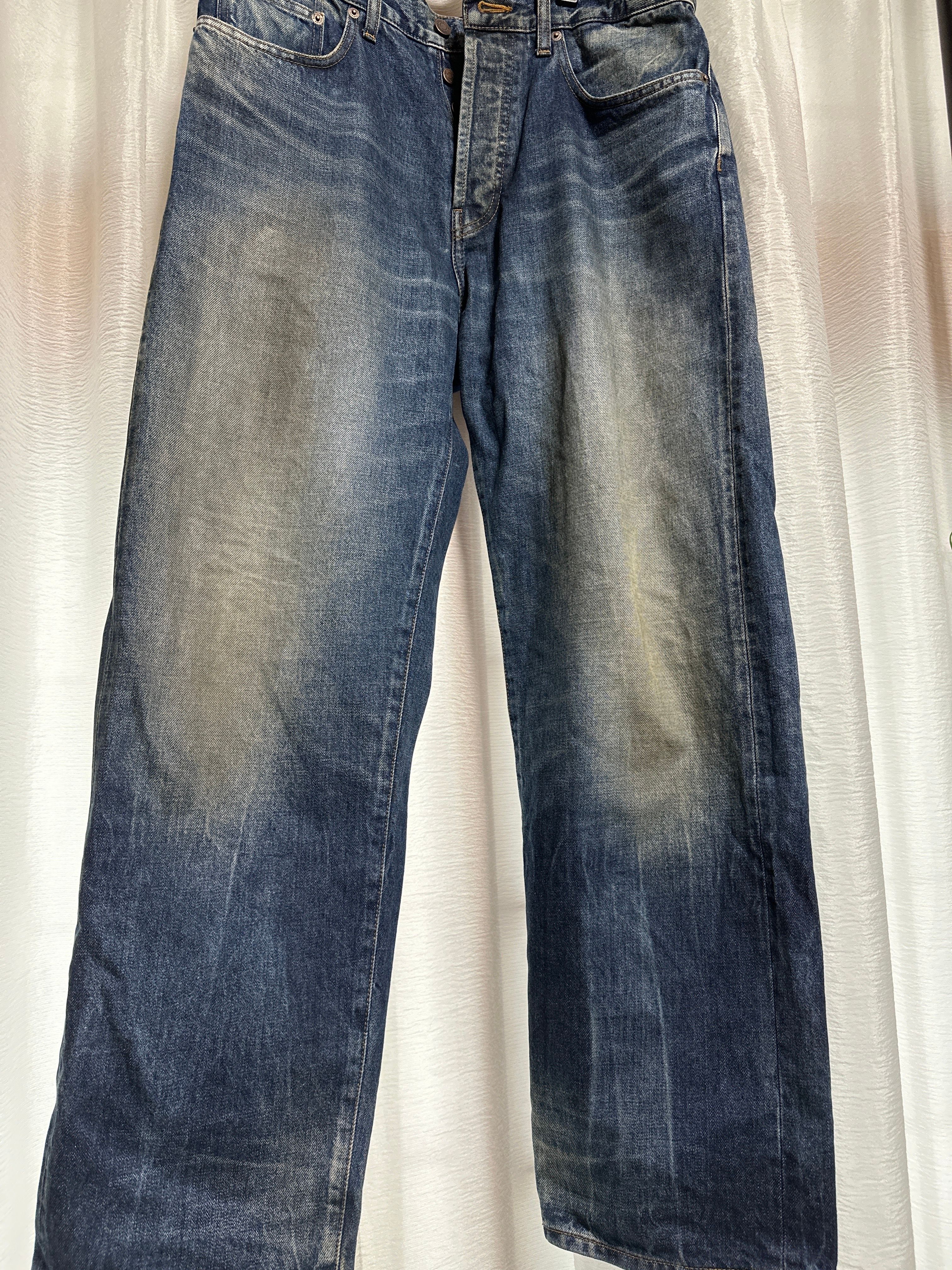 Supreme Distressed Loose Fit Selvedge Jean "Washed Blue" (23FW)