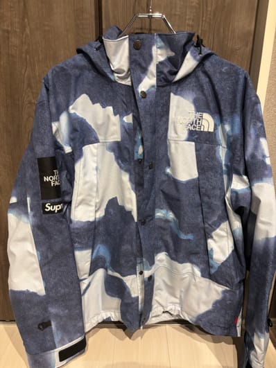 Supreme x The North Face Bleached Denim Print Mountain Jacket "Indigo"
