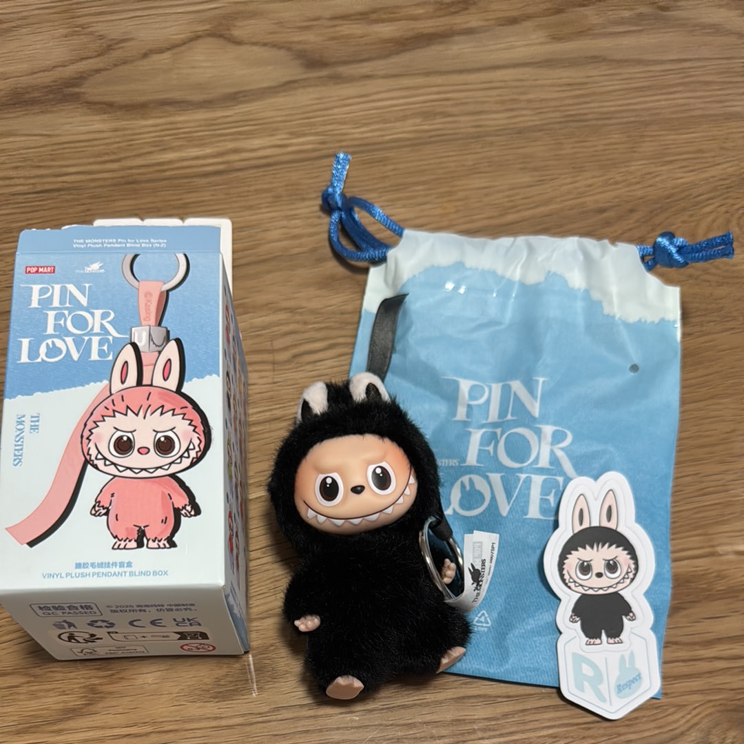 POP MART THE MONSTERS (LABUBU) Pin for Love Series-Vinyl Plush Pendant (N-Z) R