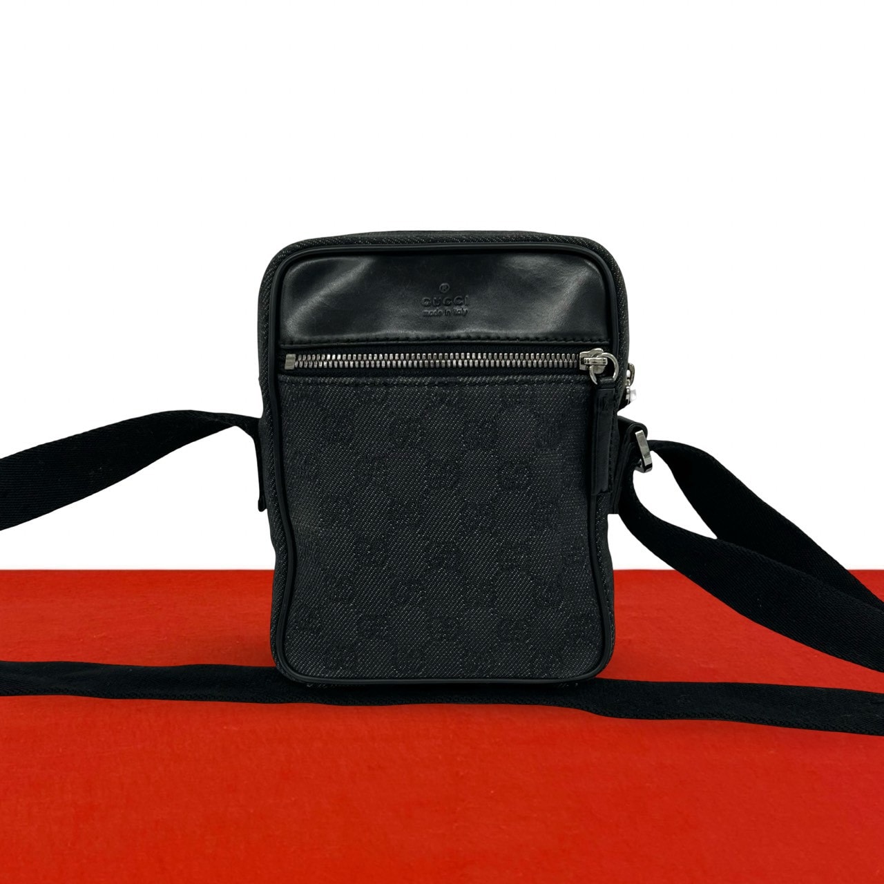 GUCCI グッチ GG 柄 ロゴ キャンバス レザー ショルダーバッグ ブラック
 32645