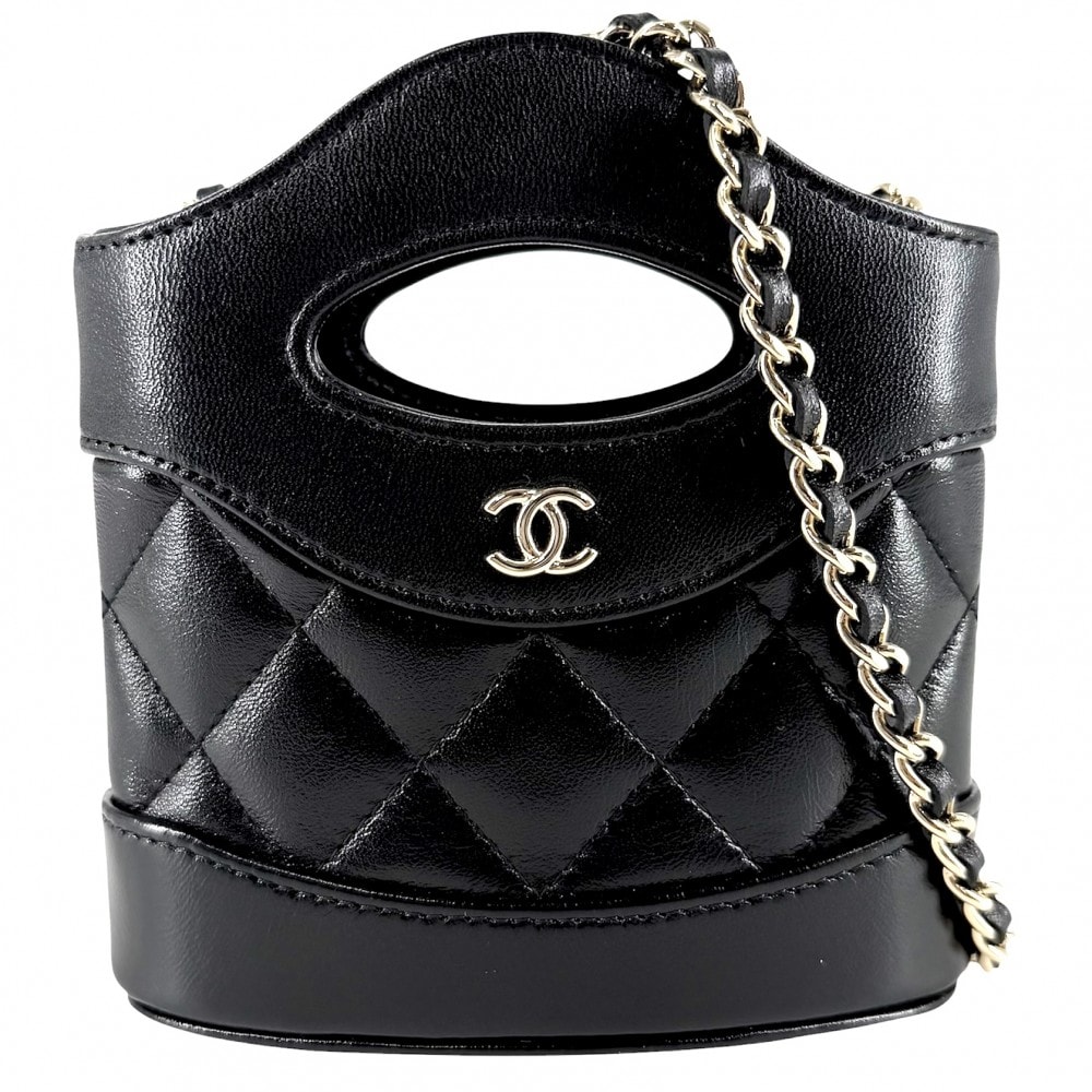 CHANEL シャネル ショルダーバッグ マトラッセ ココマーク ミニハンドバッグ 2WAY 肩掛け 斜め掛け レザー    ブラック 黒 ゴールド金具 レディース 美品【中古品】