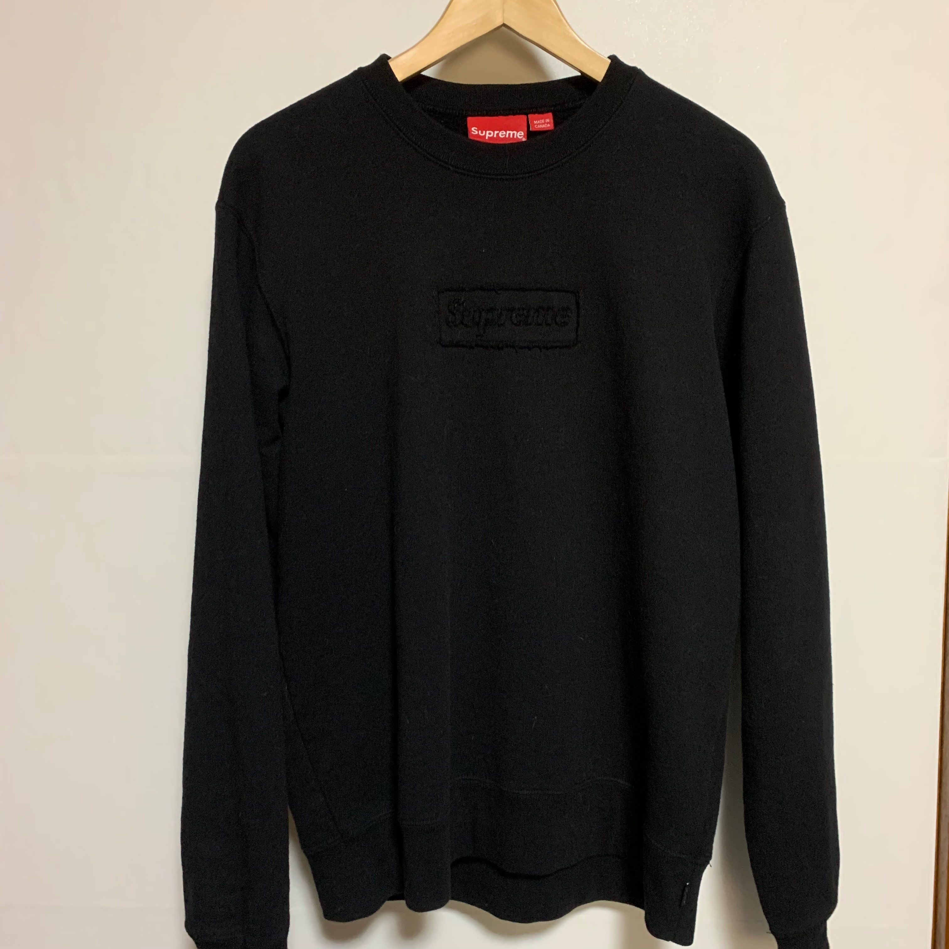 Supreme Cutout Logo Crewneck "Black"