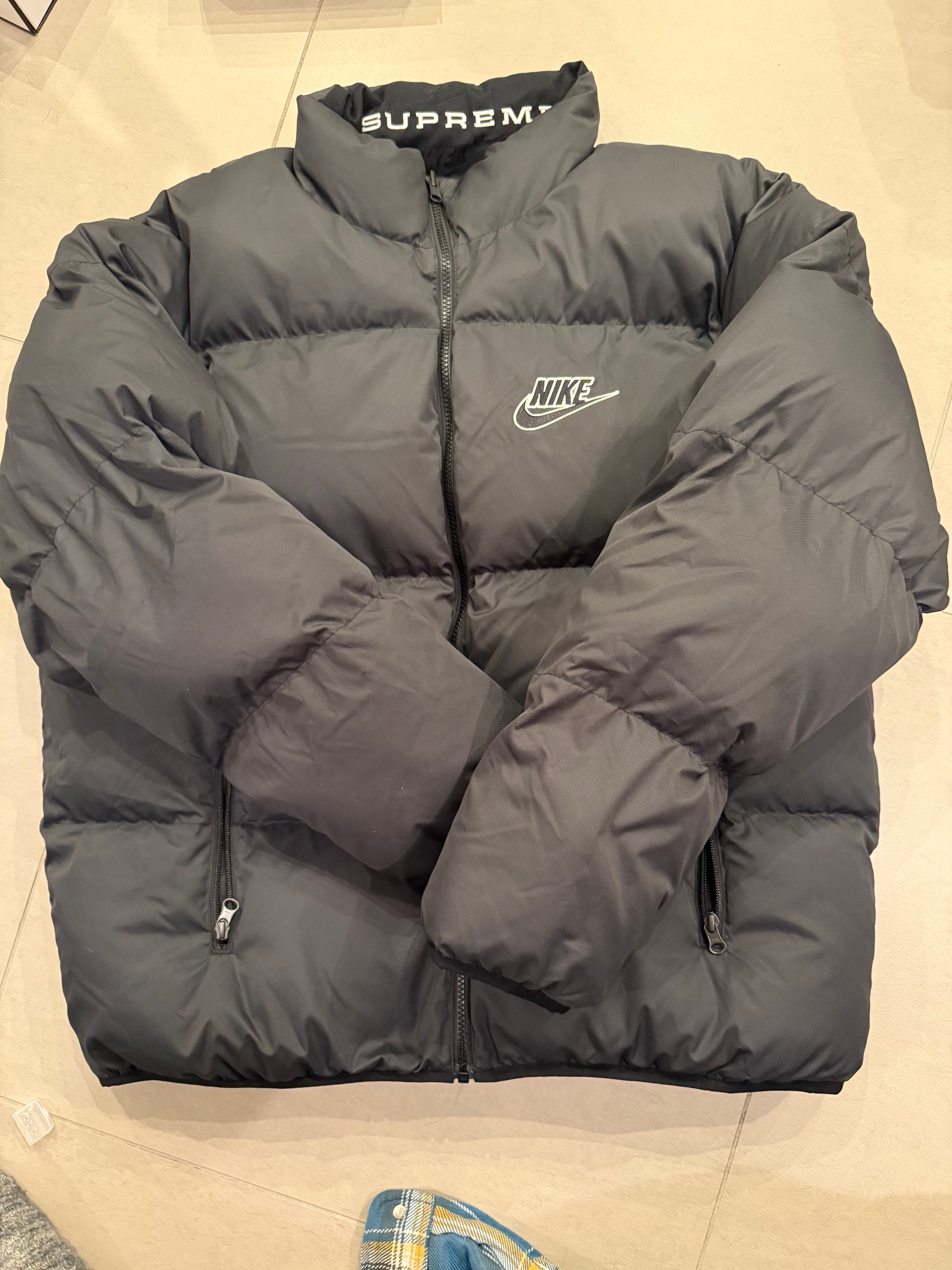 Supreme / Nike® Reversible Puffy Jacket "Black"