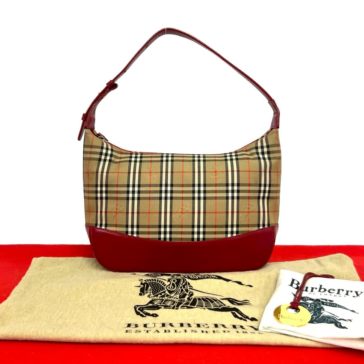 B (目立った傷や汚れなし)】BURBERRY バーバリー ノバチェック
