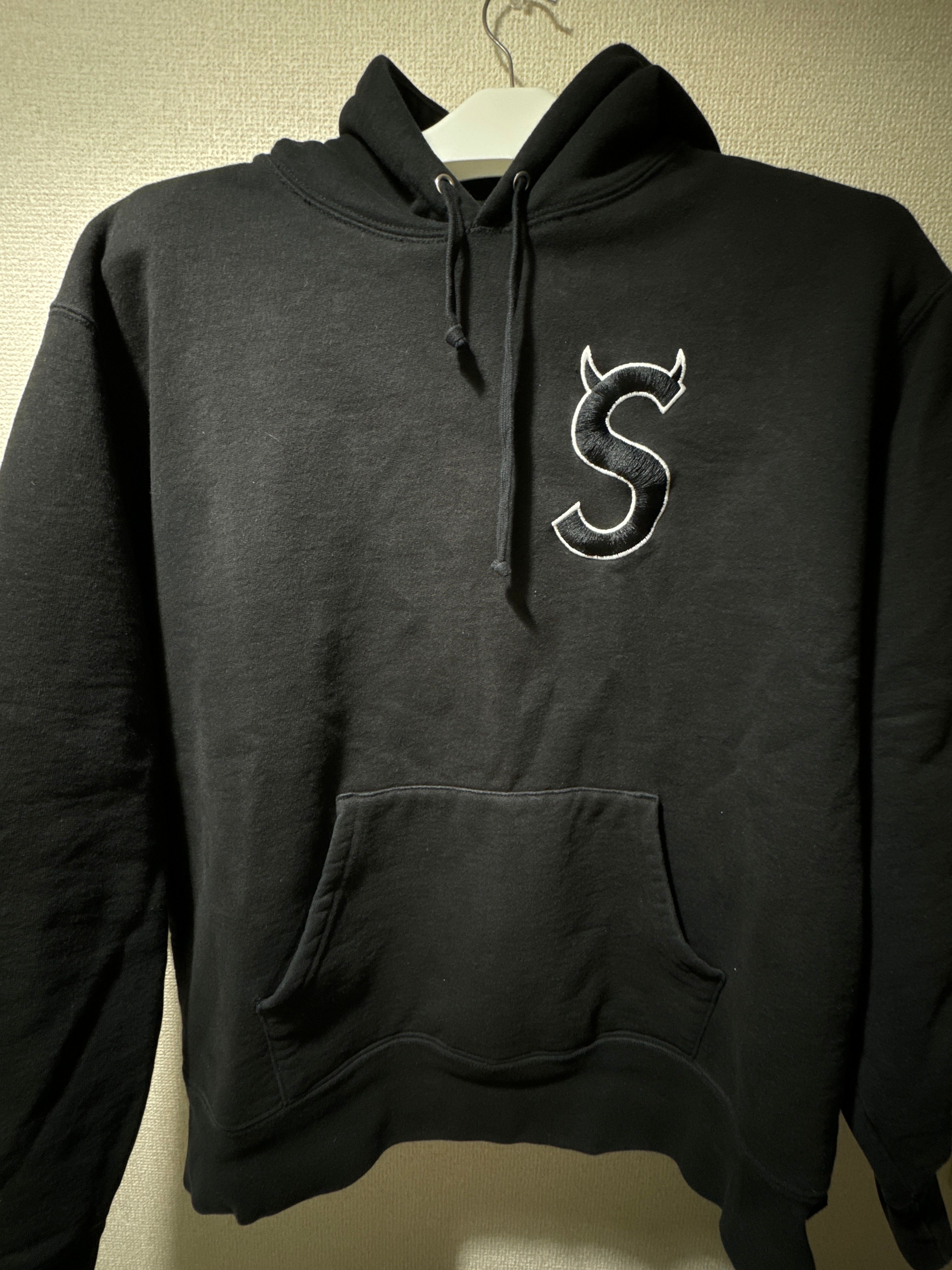 Supreme S Logo Hooded Sweatshirt "Black" (22FW)