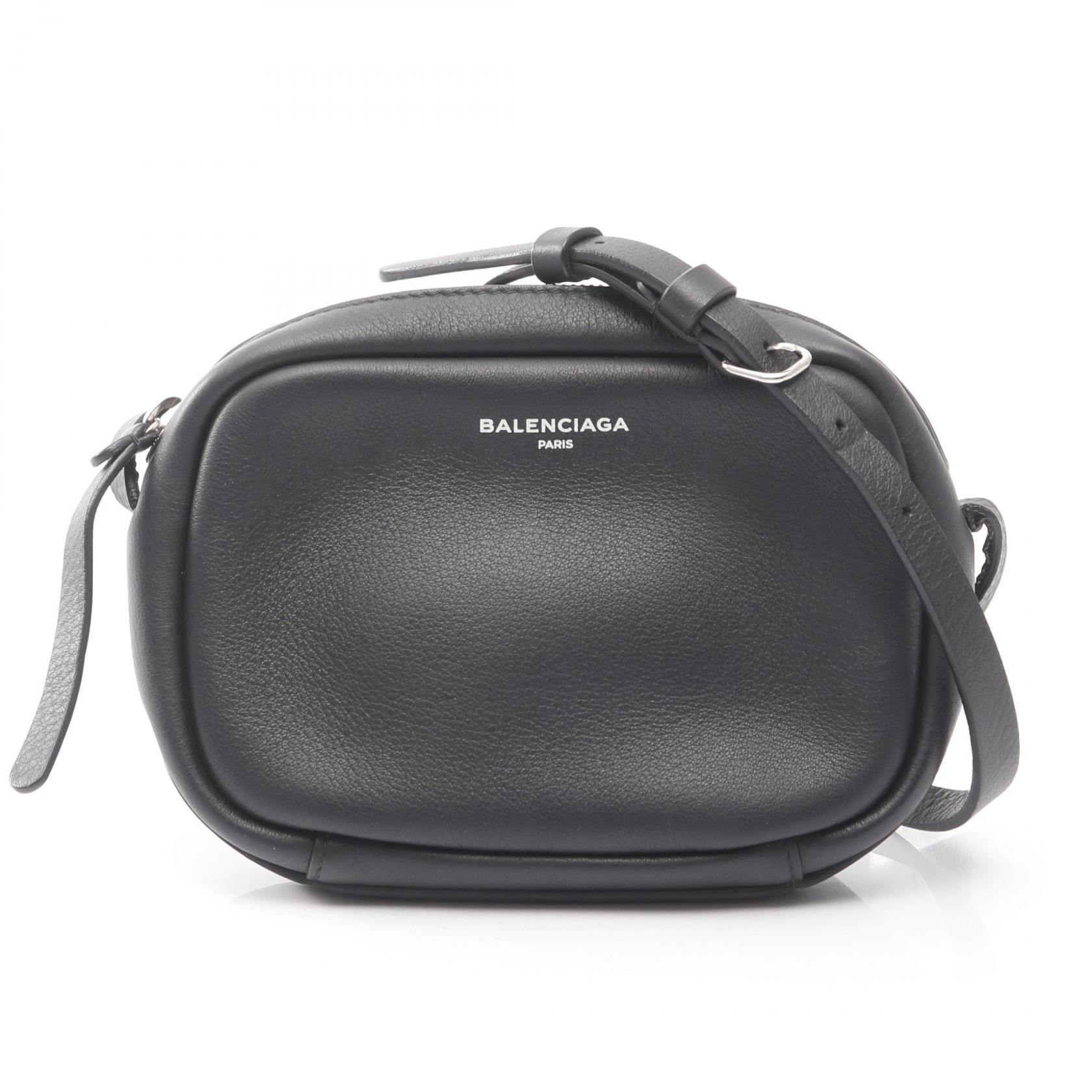 バレンシアガ BALENCIAGA EVERYDAY CAMERA BAG XS エブリデイ カメラバッグ ショルダーバッグ バッグ レザー レディース ブラック系 489809 【中古】