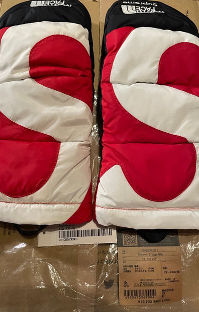 Supreme x The North Face S Logo Nuptse Mitts "Red"