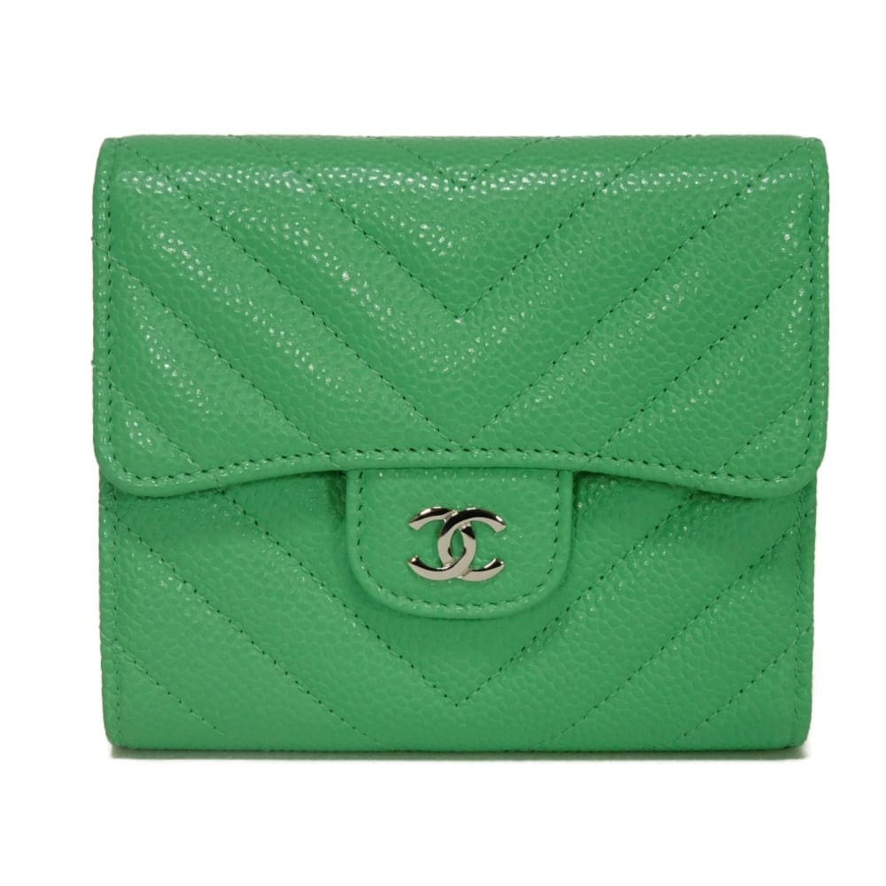 CHANEL シャネル クラシック スモール フラップ ウォレット グレイン カーフ ココマーク CCマーク スナップボタン 札入れ カードケース コインケース 27番台 ソルド マトラッセ キャビアスキン ライトグリーン 三つ折り財布 A82288