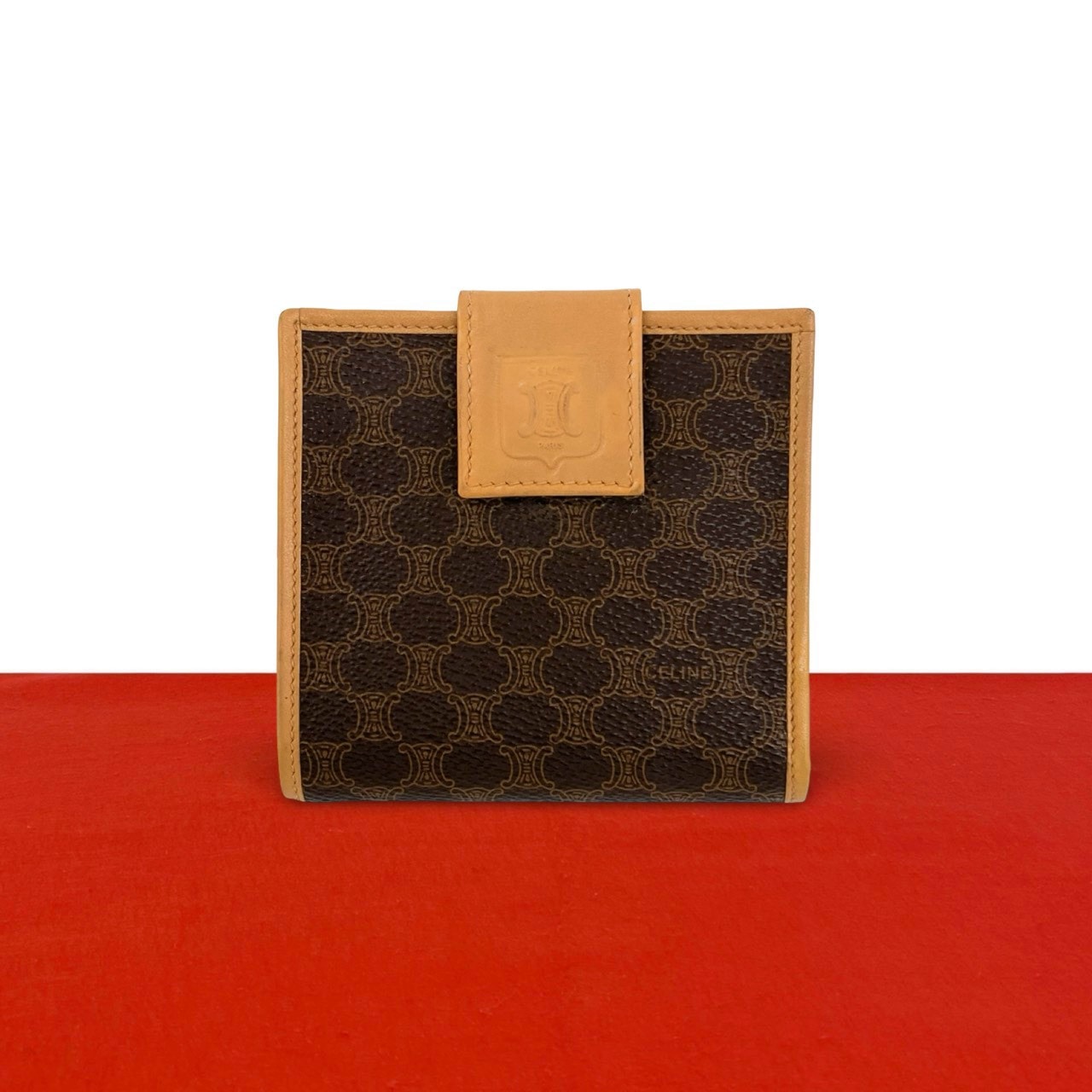 CELINE セリーヌ マカダム ブラゾン 柄 ロゴ レザー PVC 二つ折り財布 ブラウン
19828