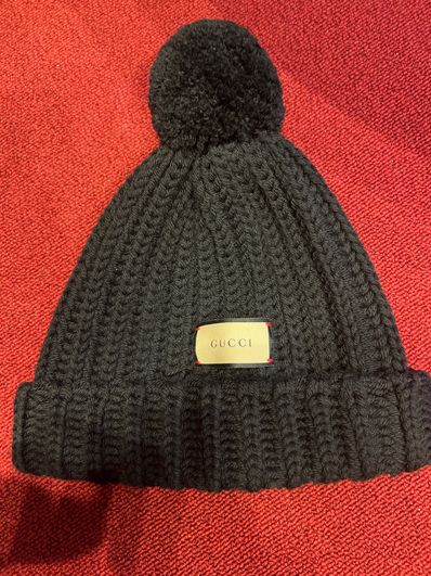 GUCCI Knit Wool Hat With Gucci Label "Black"
