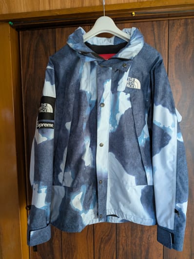 Supreme x The North Face Bleached Denim Print Mountain Jacket "Indigo"