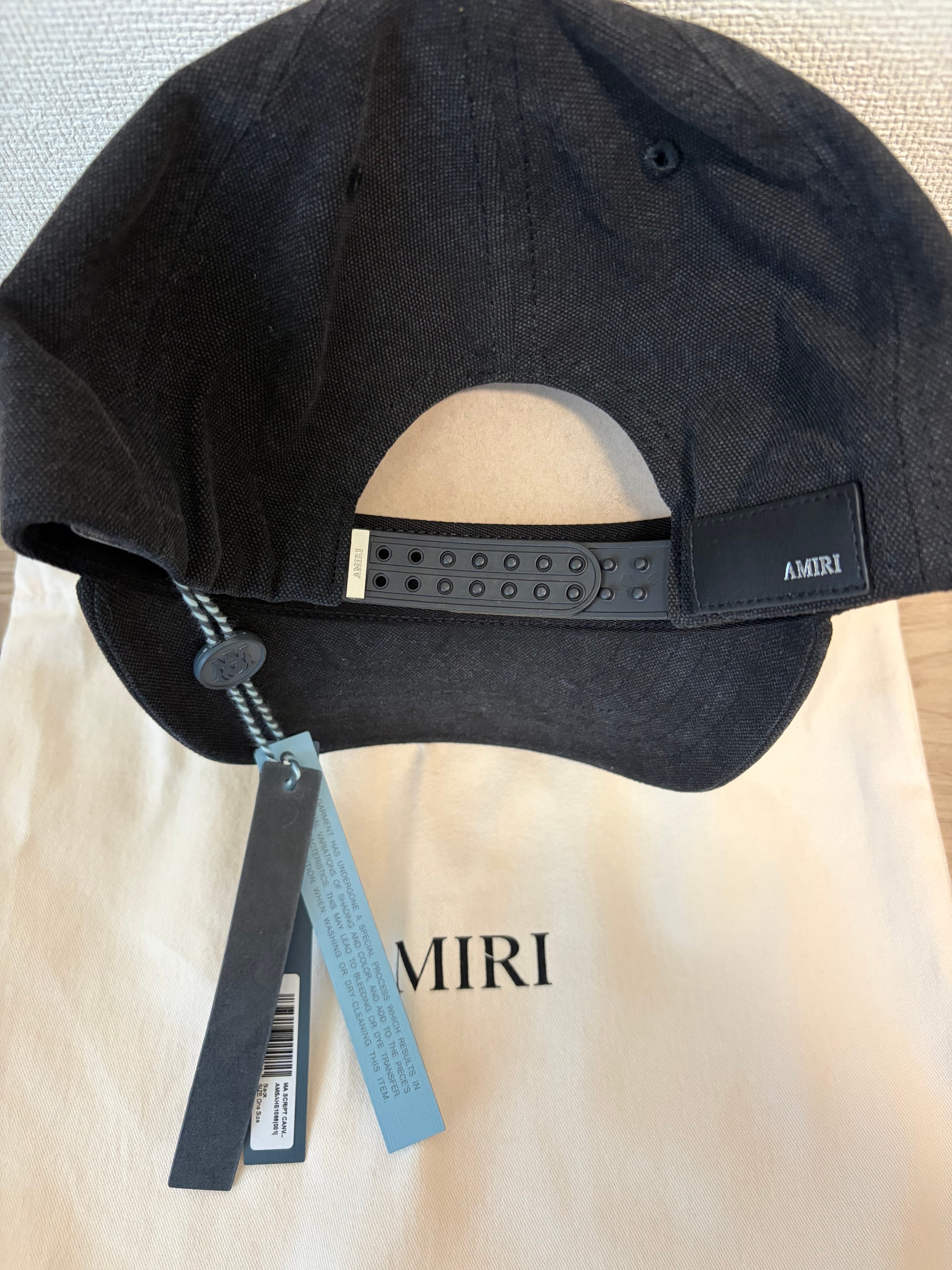 A (未使用に近い)】AMIRI キャップ ブラック 新品 FREEのブランド古着