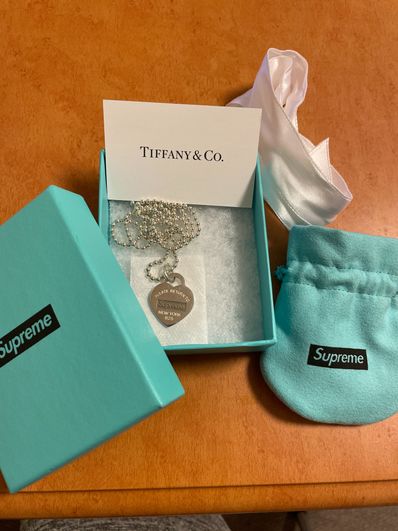 Supreme / Tiffany & Co. Return to Tiffany Heart Tag Pendant "Silver"