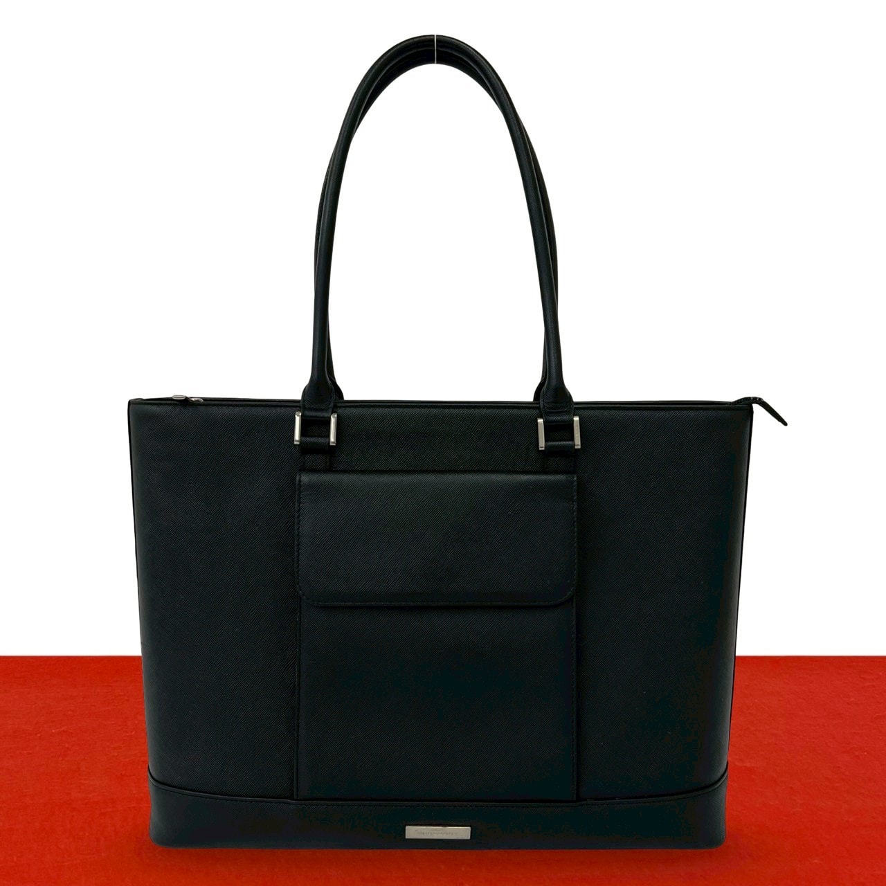 BURBERRY バーバリー ロゴプレート 金具 レザー ビジネスバッグ ブラック
03784