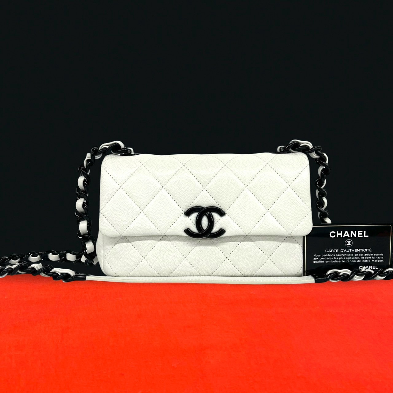 CHANEL シャネル マトラッセ ココマーク 金具 キャビアスキン ショルダーバッグ ホワイト
32287