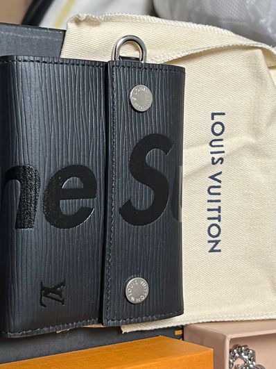Louis Vuitton x Supreme Chain Wallet "Black"