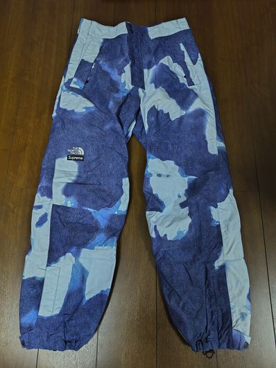 Supreme x The North Face Bleached Denim Print Mountain Pant "Indigo"
