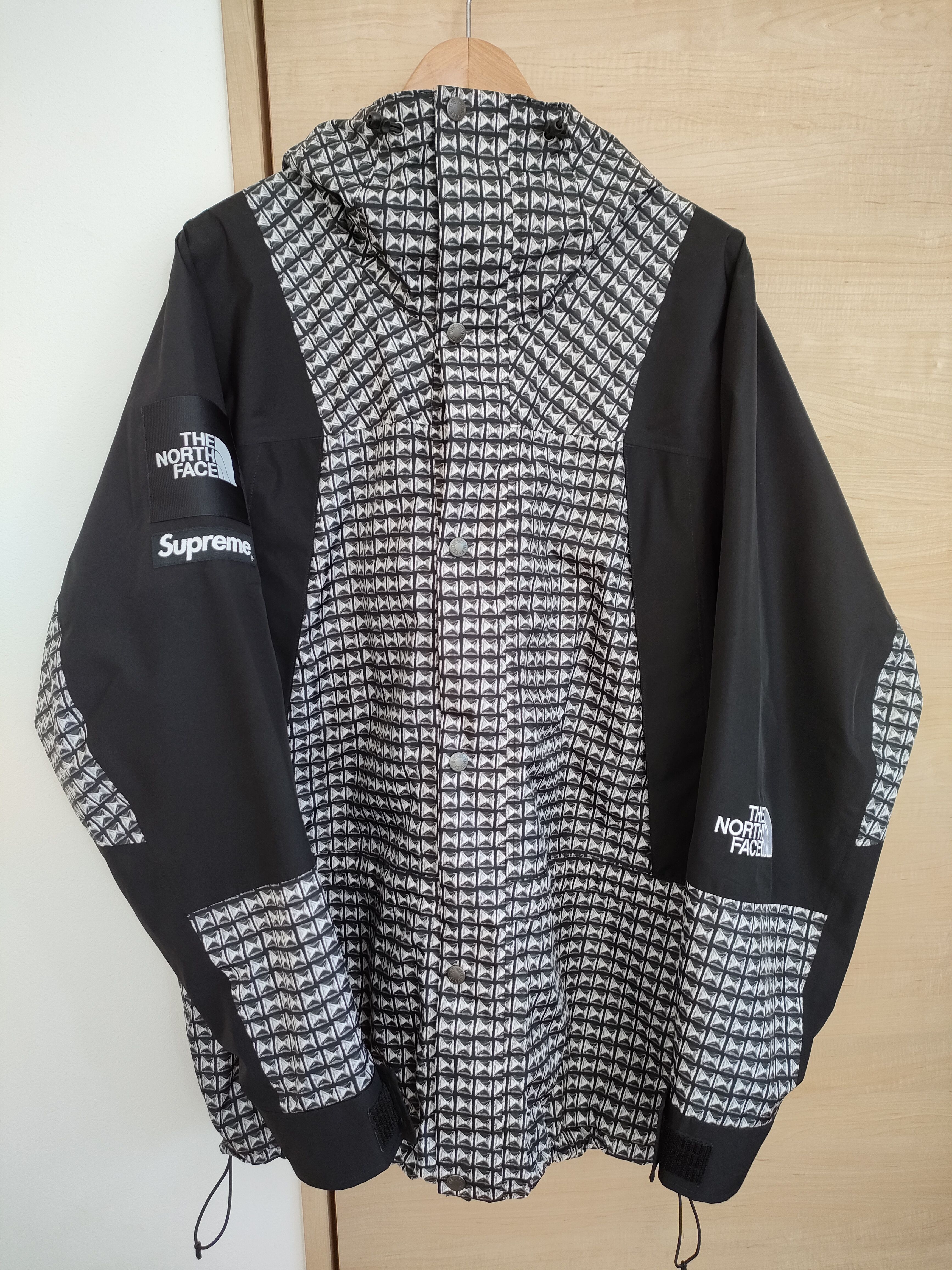 Supreme x The North Face Studded Mountain Light Jacket "Black"