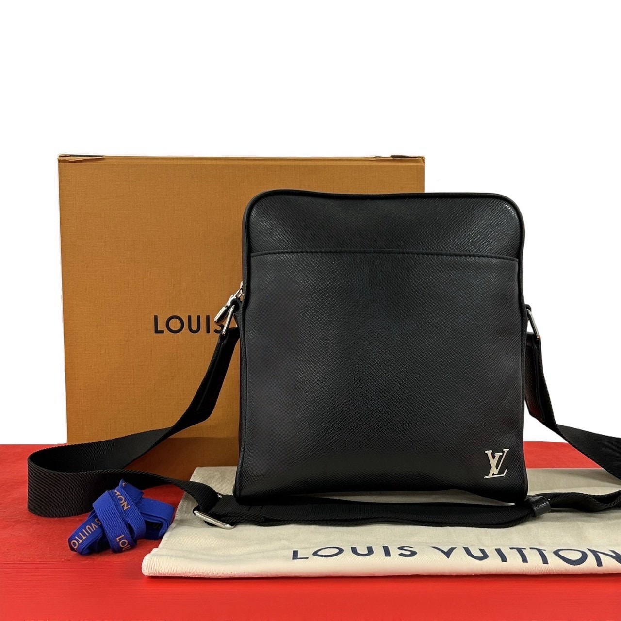 LOUIS VUITTON ルイヴィトン メッセンジャー PPM タイガ レザー ショルダーバッグ ブラック
266-5