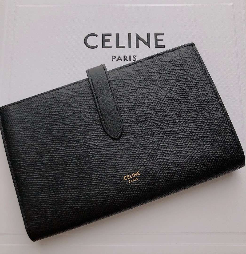 CELINE Large strap wallet in Grained calfskin  "BLACK"