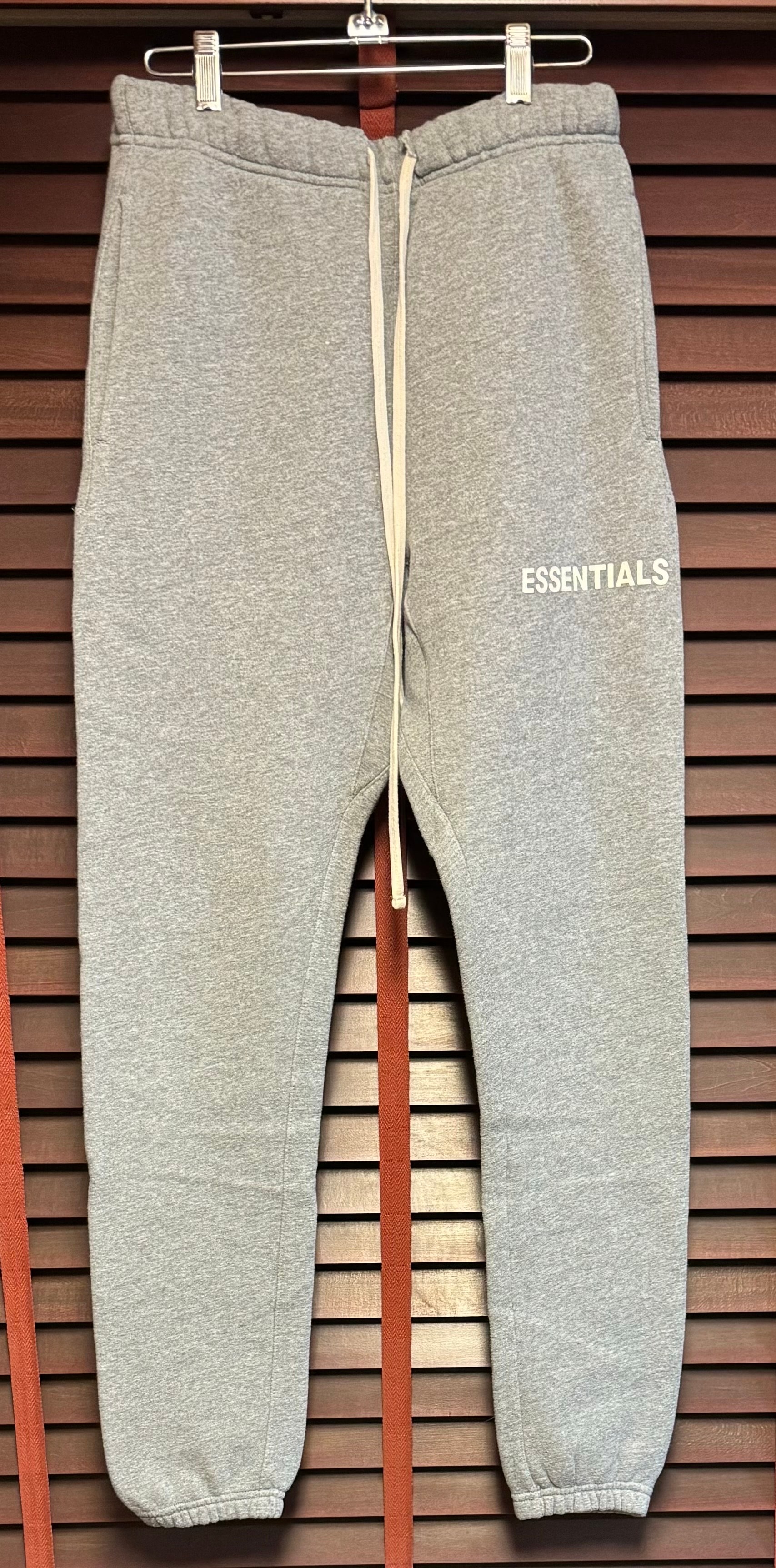 FEAR OF GOD Essentials Graphic Sweatpants "Grey"