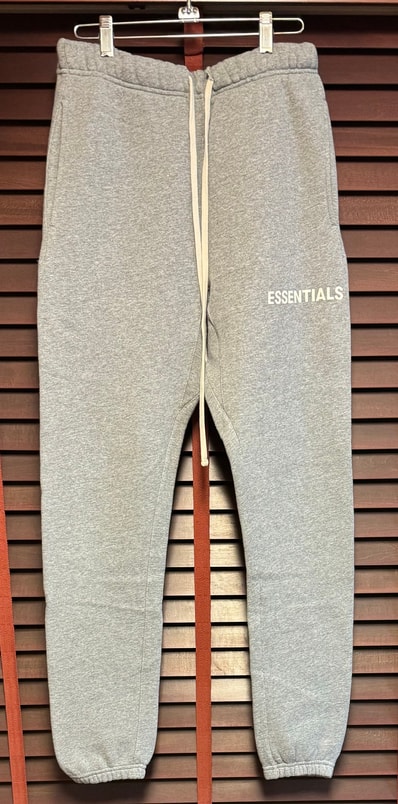 FEAR OF GOD Essentials Graphic Sweatpants "Grey"