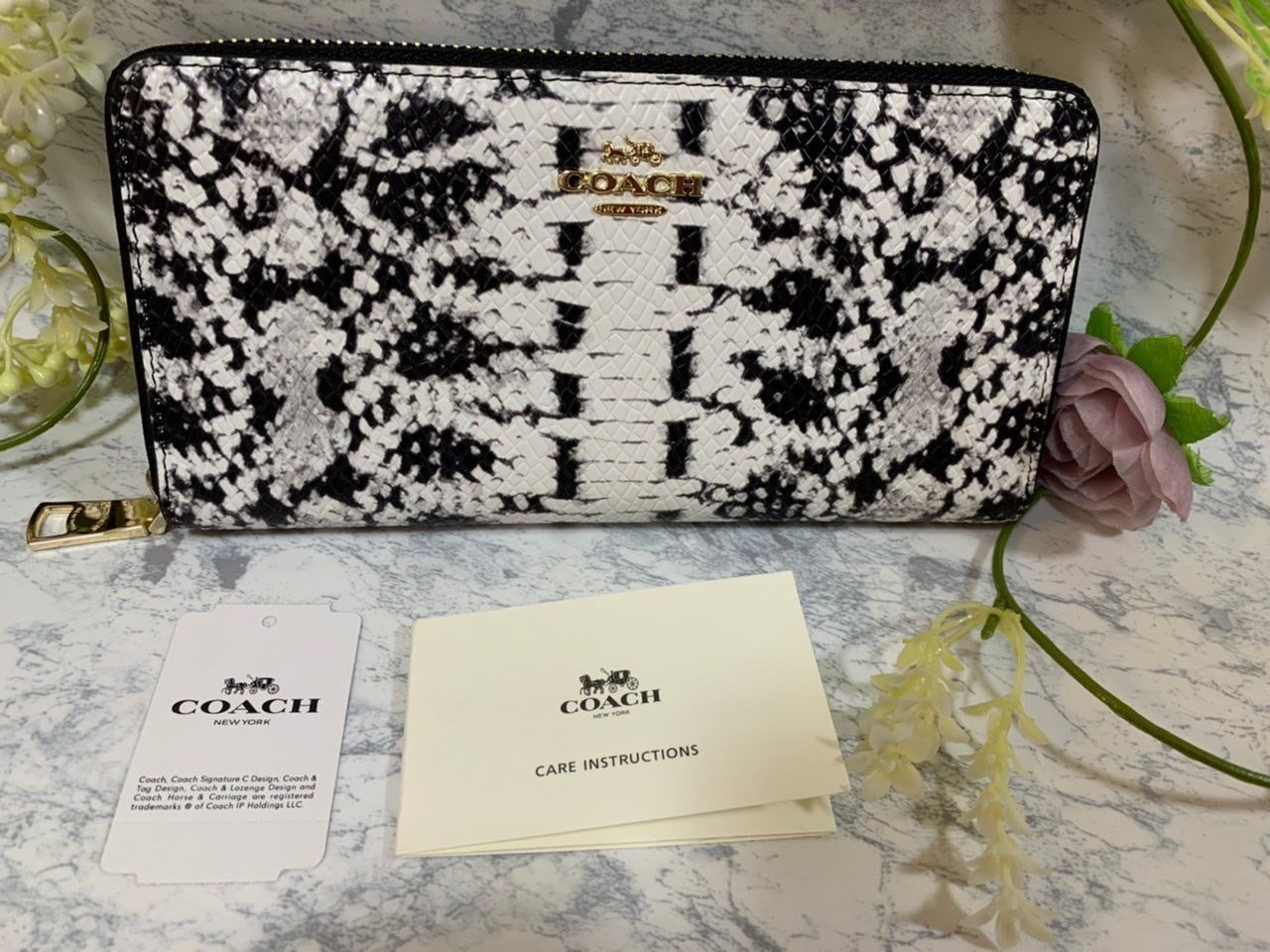 COACHバイソン ブラック&ホワイト 長財布 正規品
