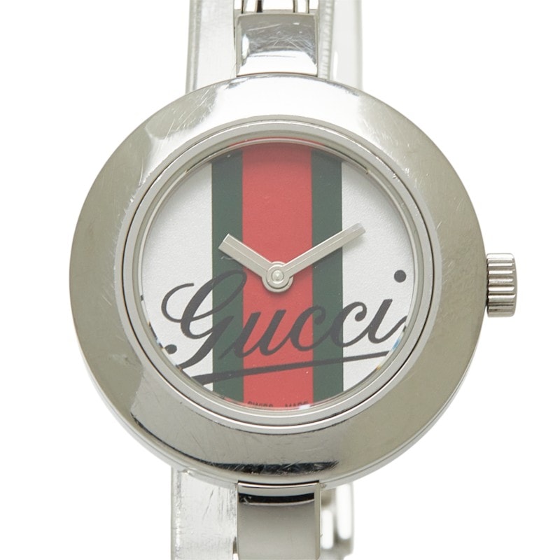 グッチ シェリーライン バングルウォッチ 腕時計 105 クオーツ ホワイト文字盤 ステンレススチール レディース GUCCI 中古
