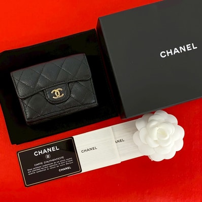 CHANEL シャネル マトラッセ ココマーク キャビアスキン 三つ折り財布 ブラック
21047