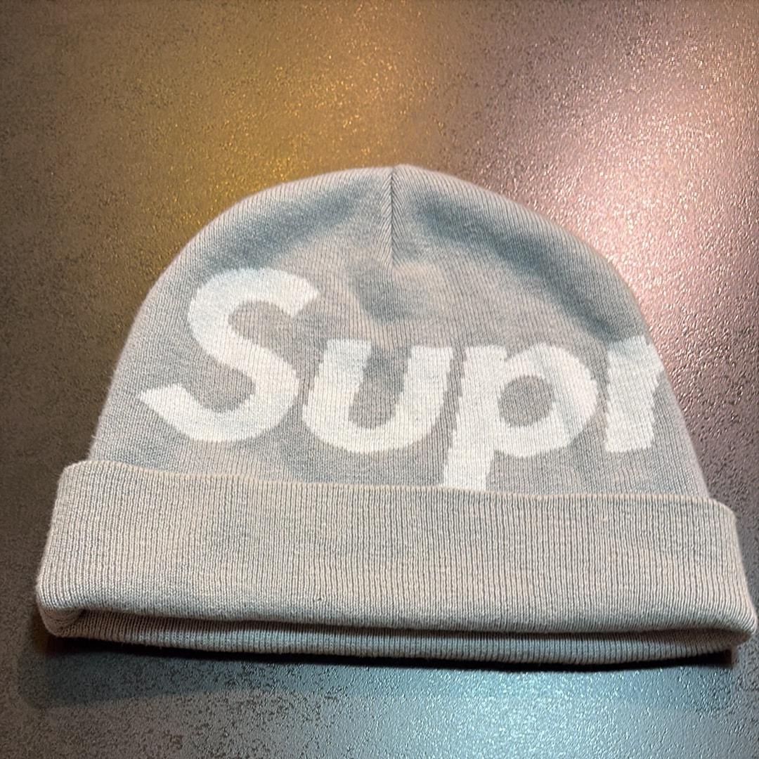 シュプリーム ビッグ ロゴ ビーニー "グレー" (23FW)