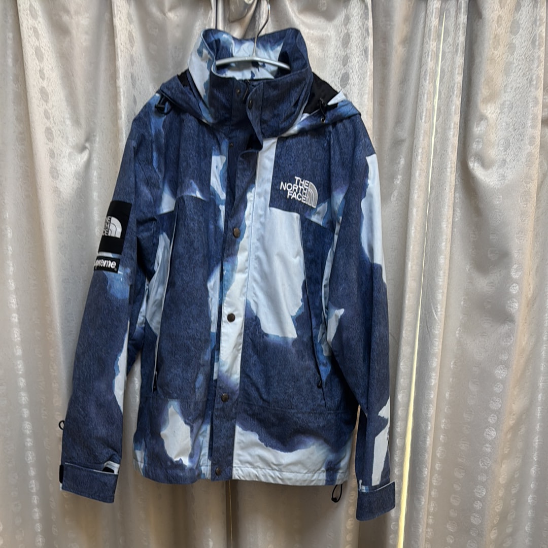 Supreme x The North Face Bleached Denim Print Mountain Jacket "Indigo"
