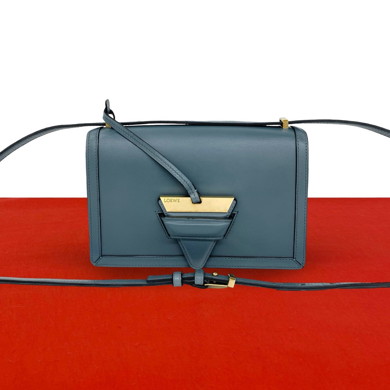 LOEWE ロエベ バルセロナ ロゴ 金具 レザー ショルダーバッグ ブルー
28944