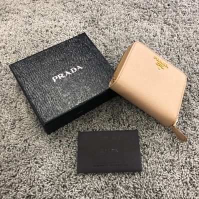 プラダ サフィアーノ コンパクト 財布