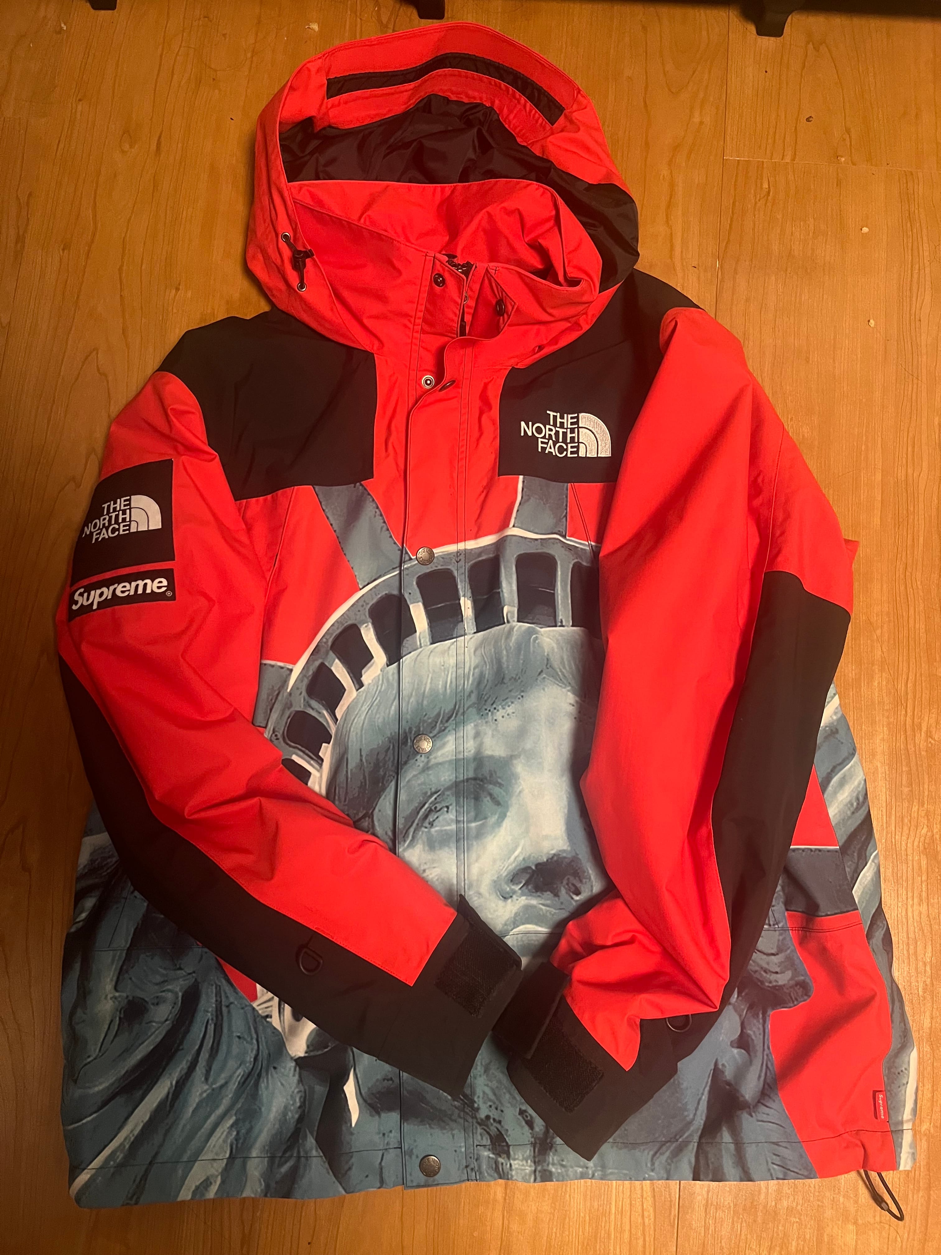 Supreme x The North Face Statue of Liberty Mountain Jacket "Red"