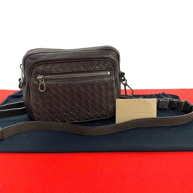 BOTTEGA VENETA ボッテガヴェネタ イントレチャート レザー ショルダーバッグ ブラウン
98698