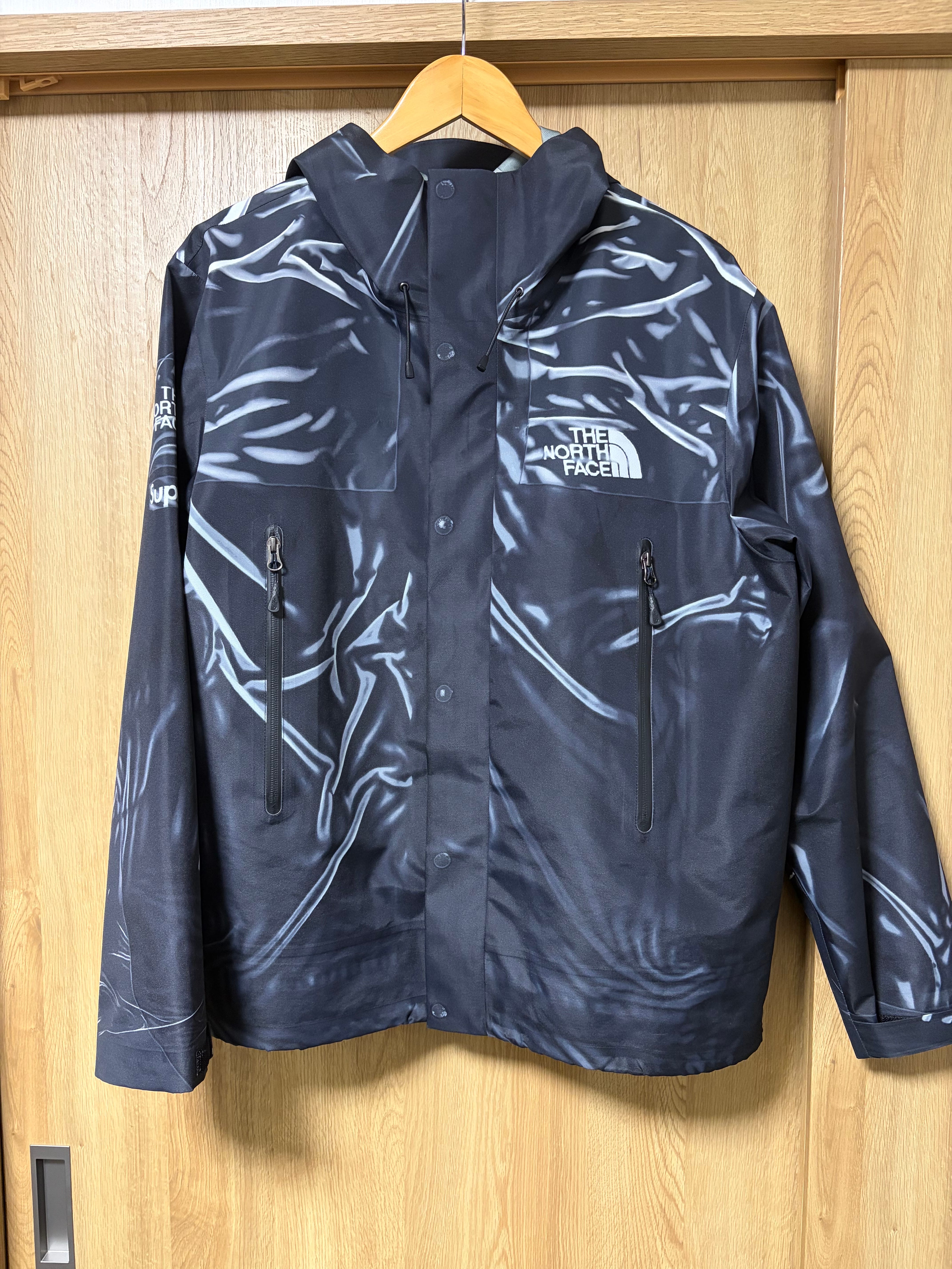Supreme x The North Face Trompe Loeil Printed Taped Seam Shell Jacket "Black"