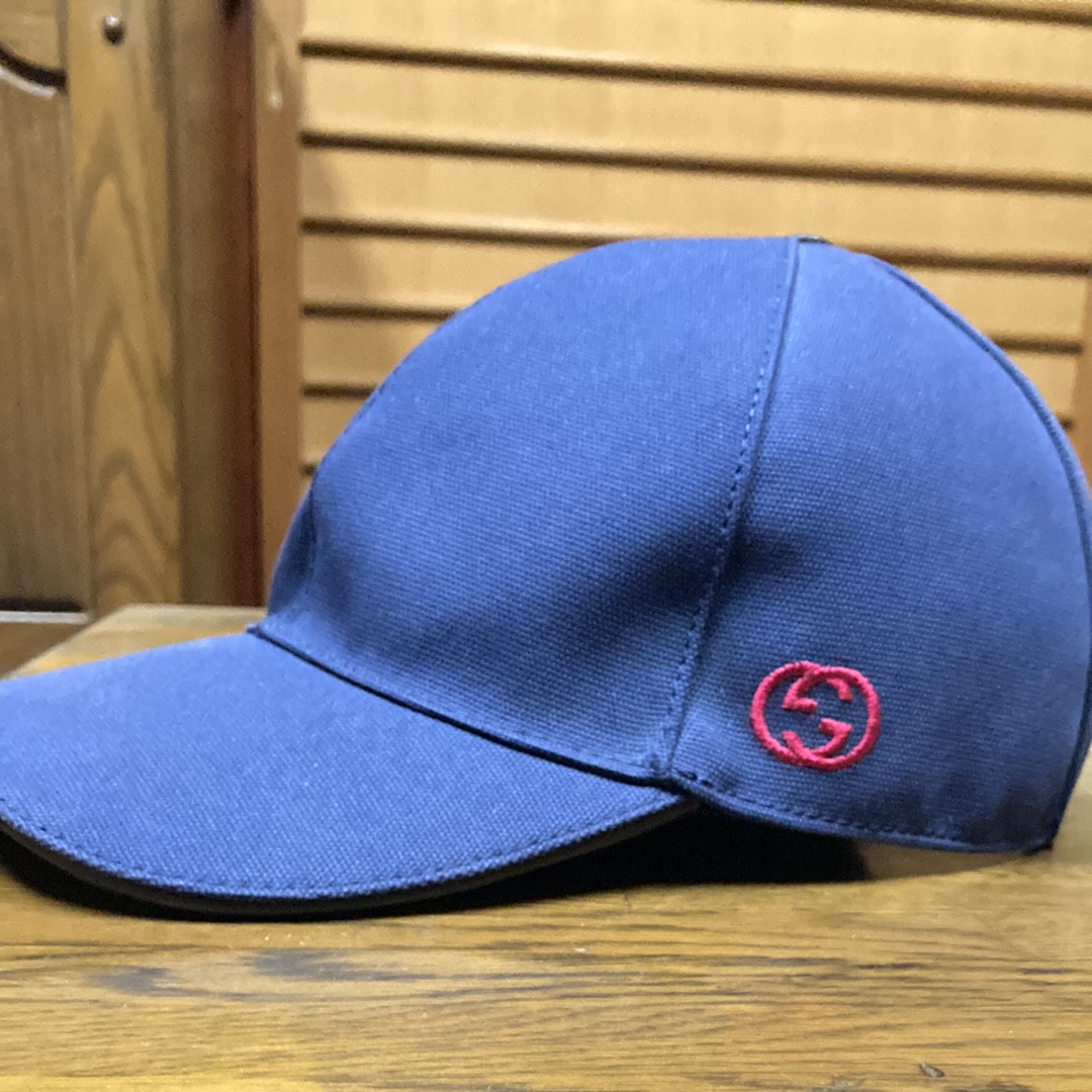 目立った傷や汚れなし】GUCCIベースボールキャップ インターロッキング