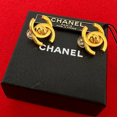 CHANEL シャネル ココマーク GP イヤリング ゴールド
81260