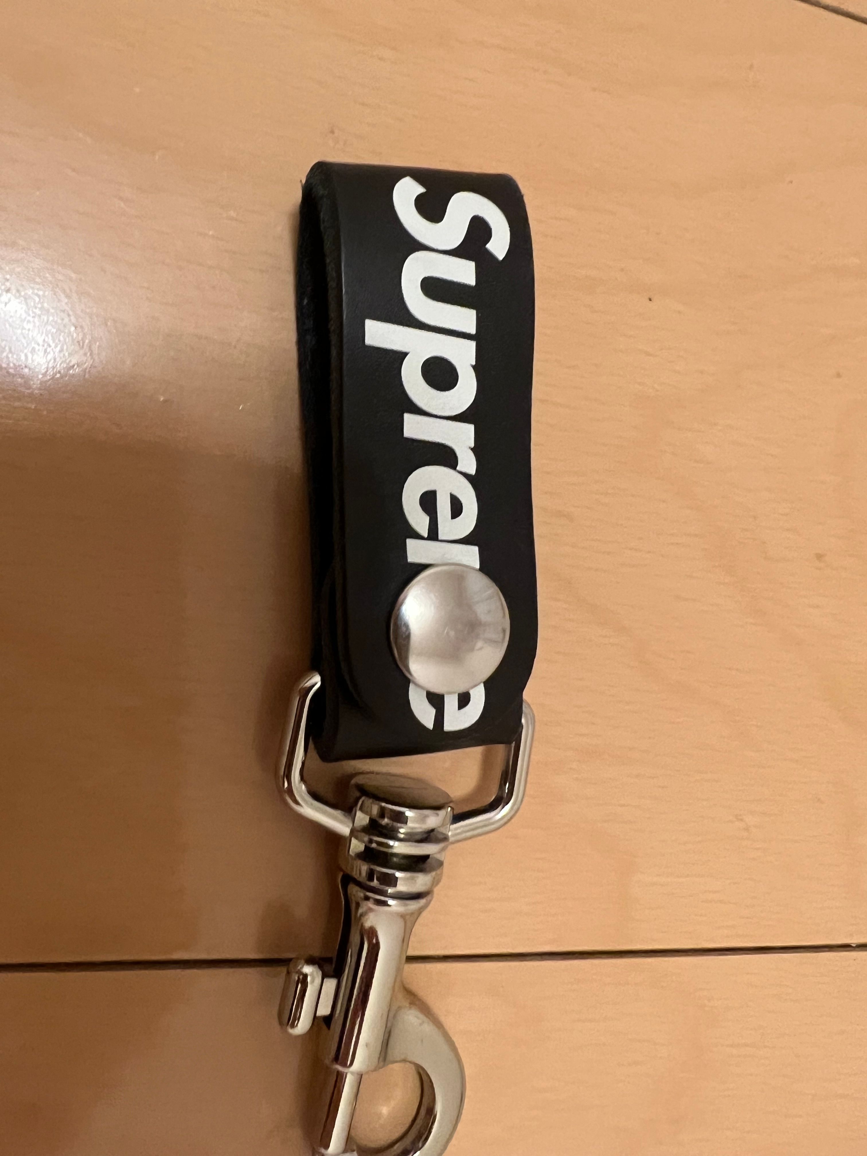 Supreme Leather Key Loop "Black"