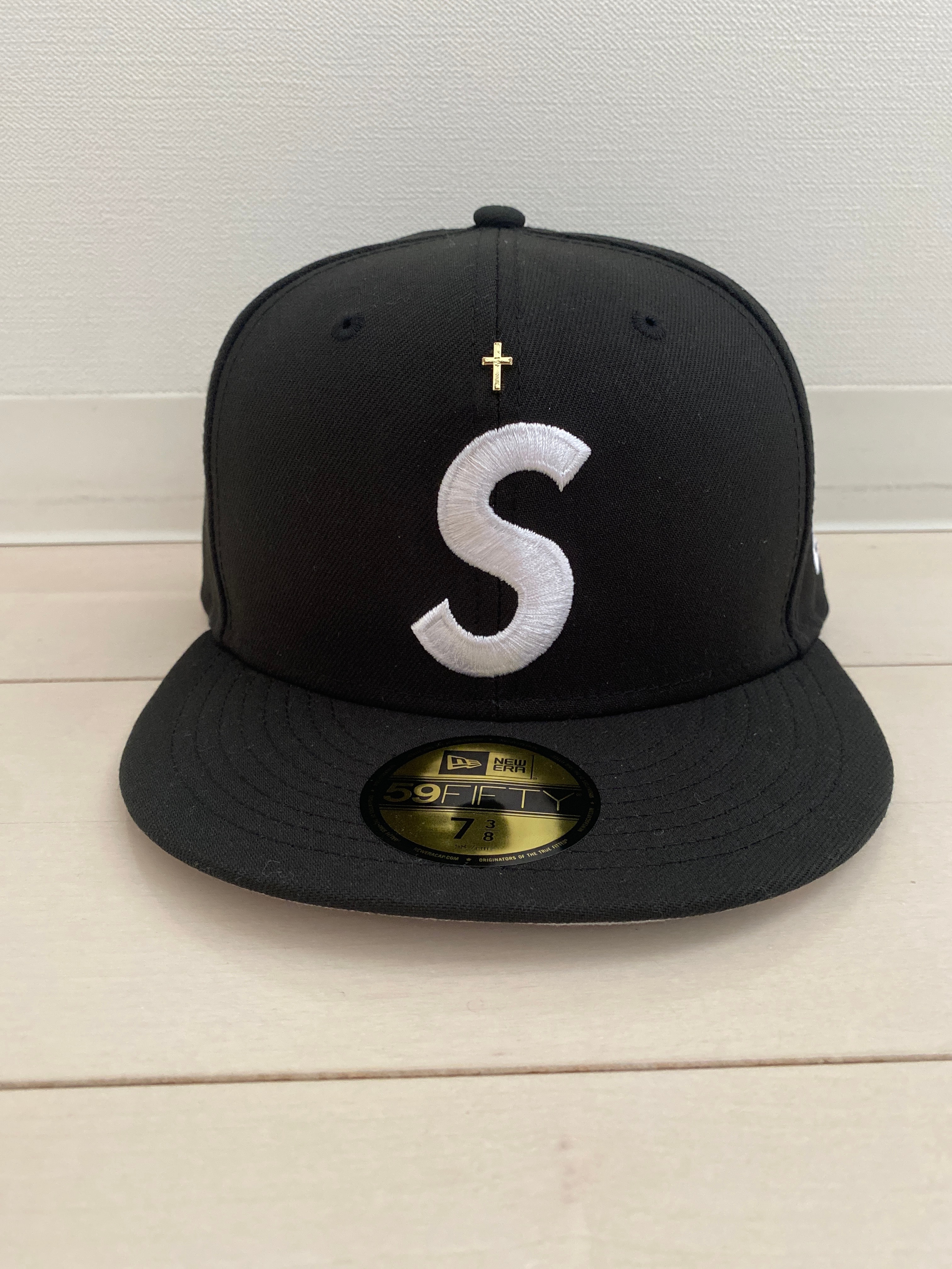 Supreme Gold Cross S Logo New Era "Black"