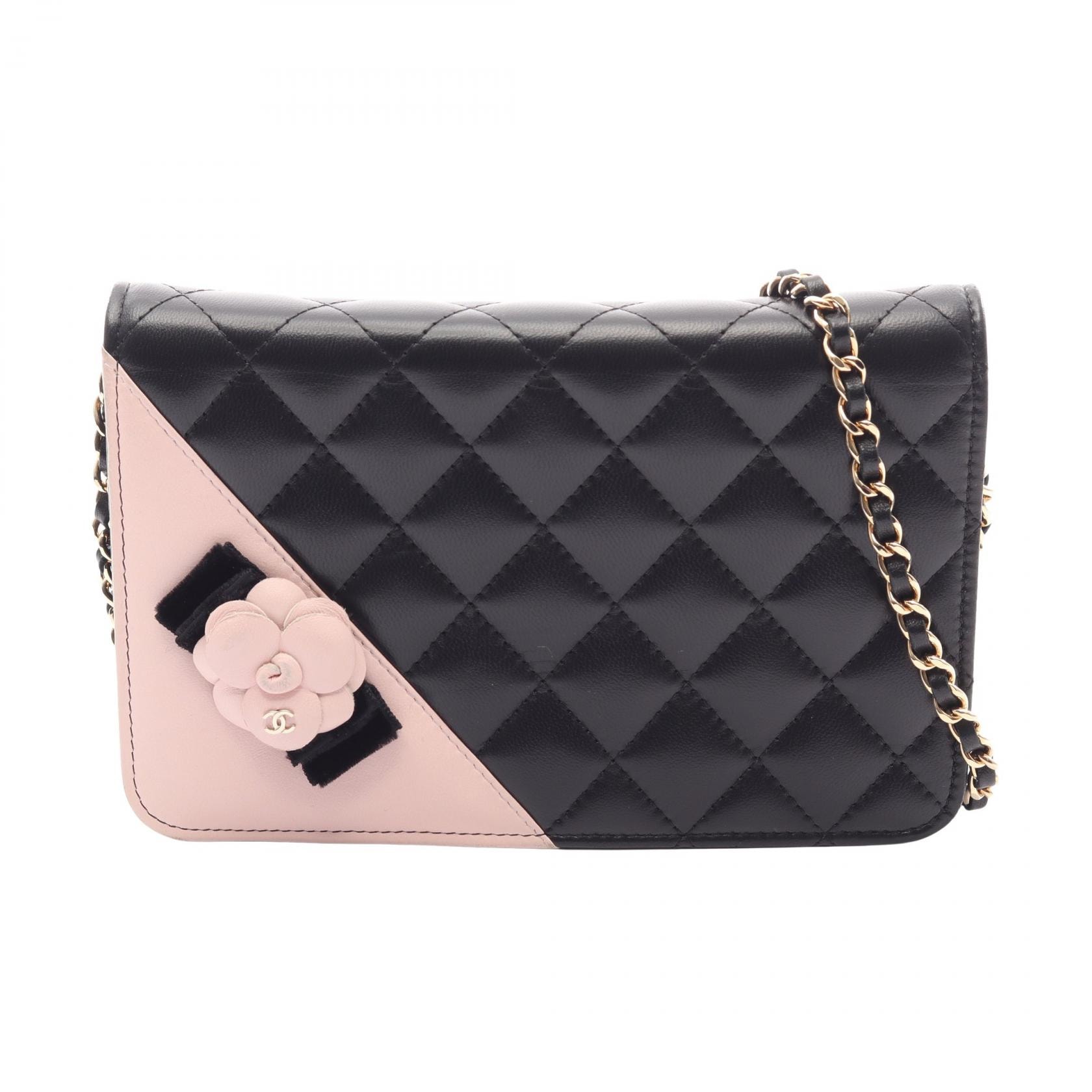 シャネル CHANEL マトラッセ カメリア ショルダーバッグ バッグ ラムスキン(羊革) レディース ブラック系 / ピンク系 【中古】