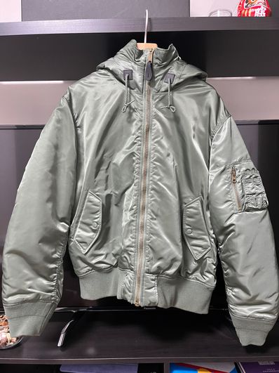 Supreme Hooded MA-1 "Olive"