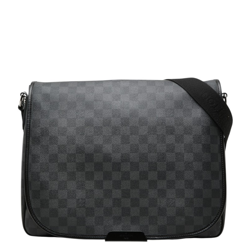 ルイ ヴィトン ダミエグラフィット ダニエルGM 斜め掛け ショルダーバッグ N58033 ブラック PVC レザー メンズ LOUIS VUITTON 中古