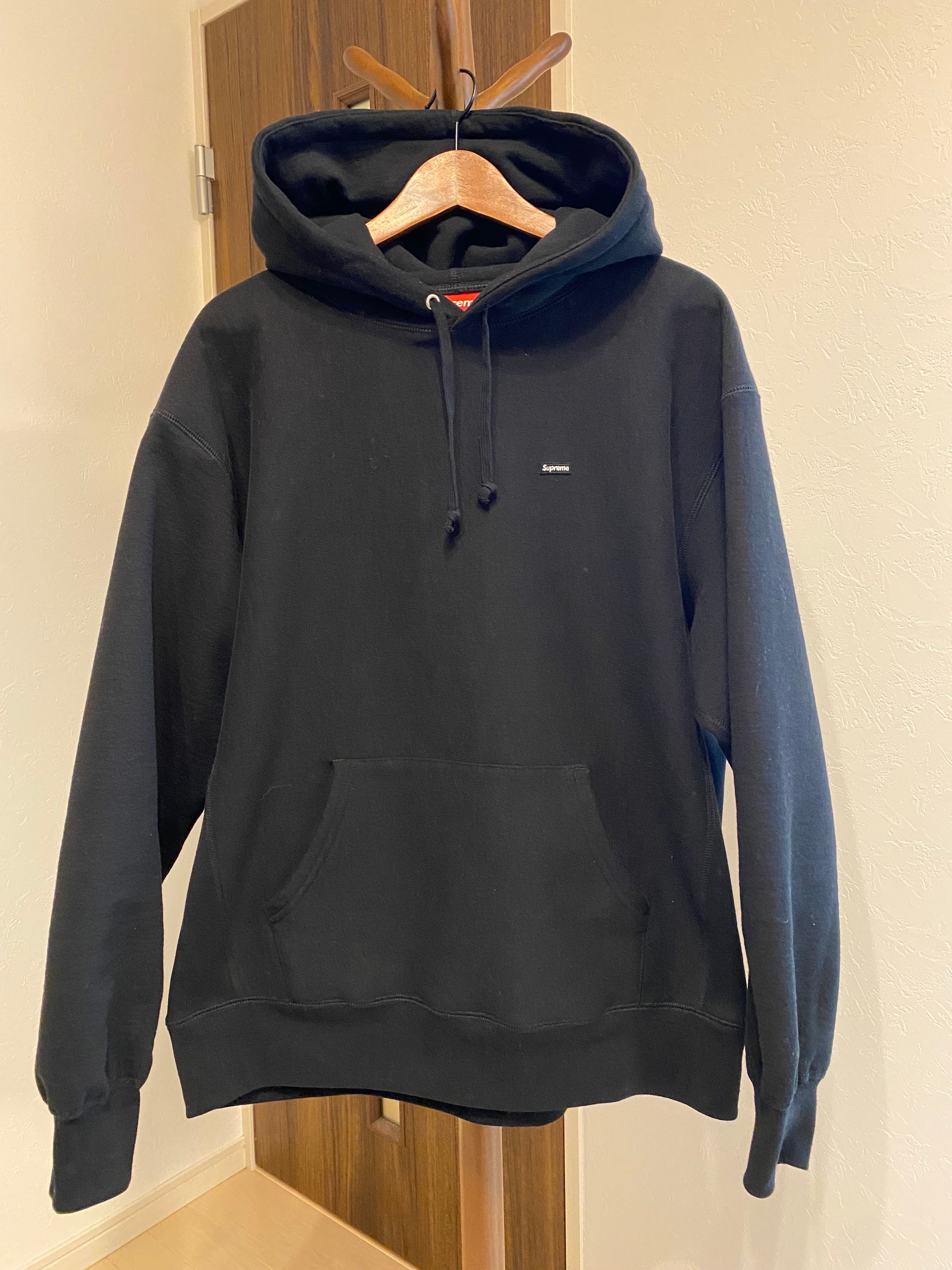 Supreme Small Box Hooded Sweatshirt "Black" (22FW)