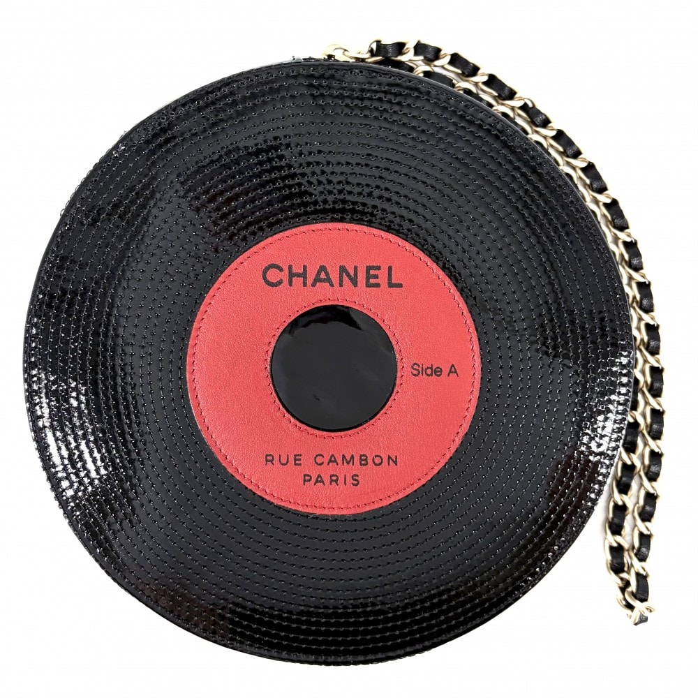 CHANEL シャネル クラッチバッグ レコード チェーン ポーチ パテントレザー    ブラック 黒 ゴールド金具 レディース【中古品】