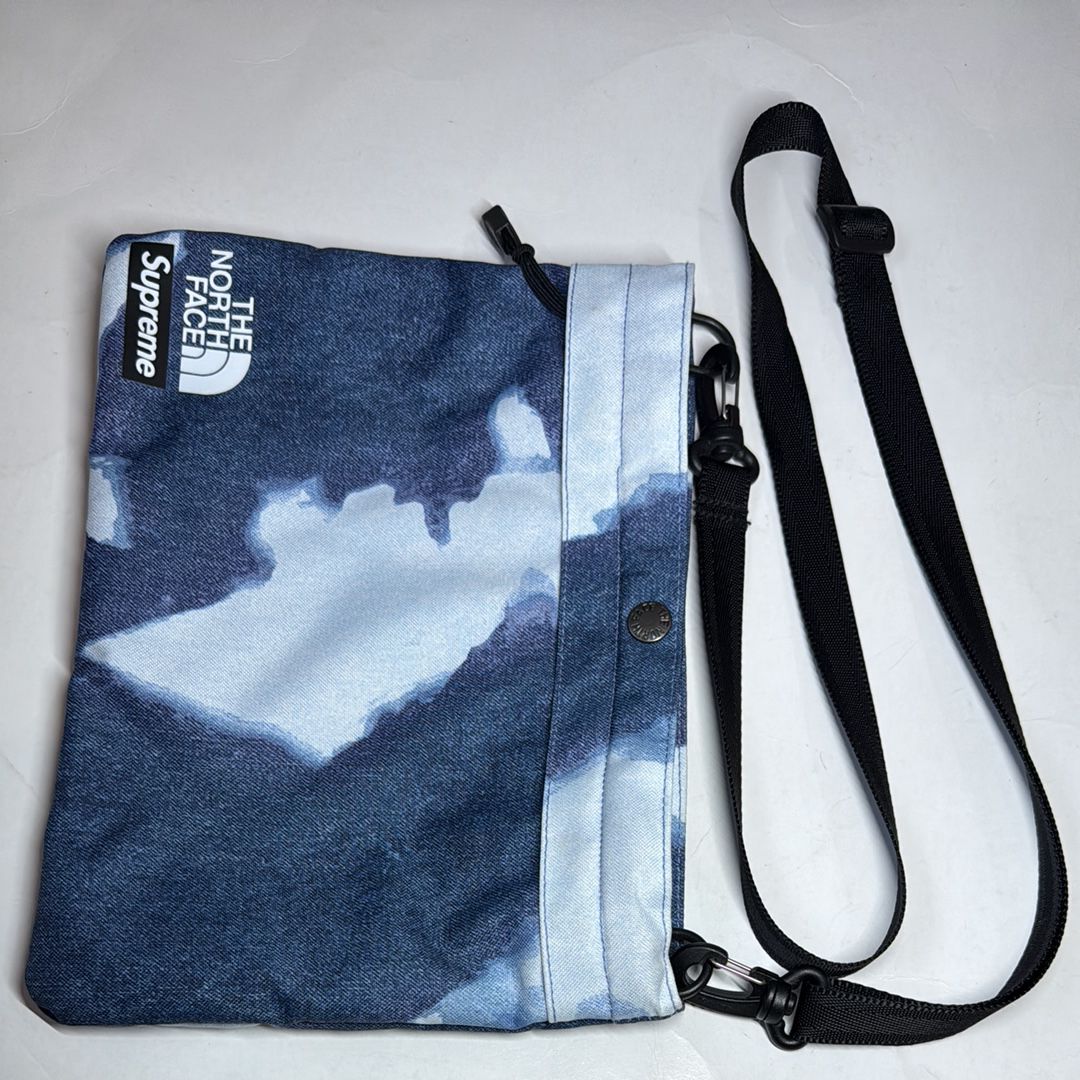 Supreme x The North Face Bleached Denim Print Shoulder Bag "Indigo"