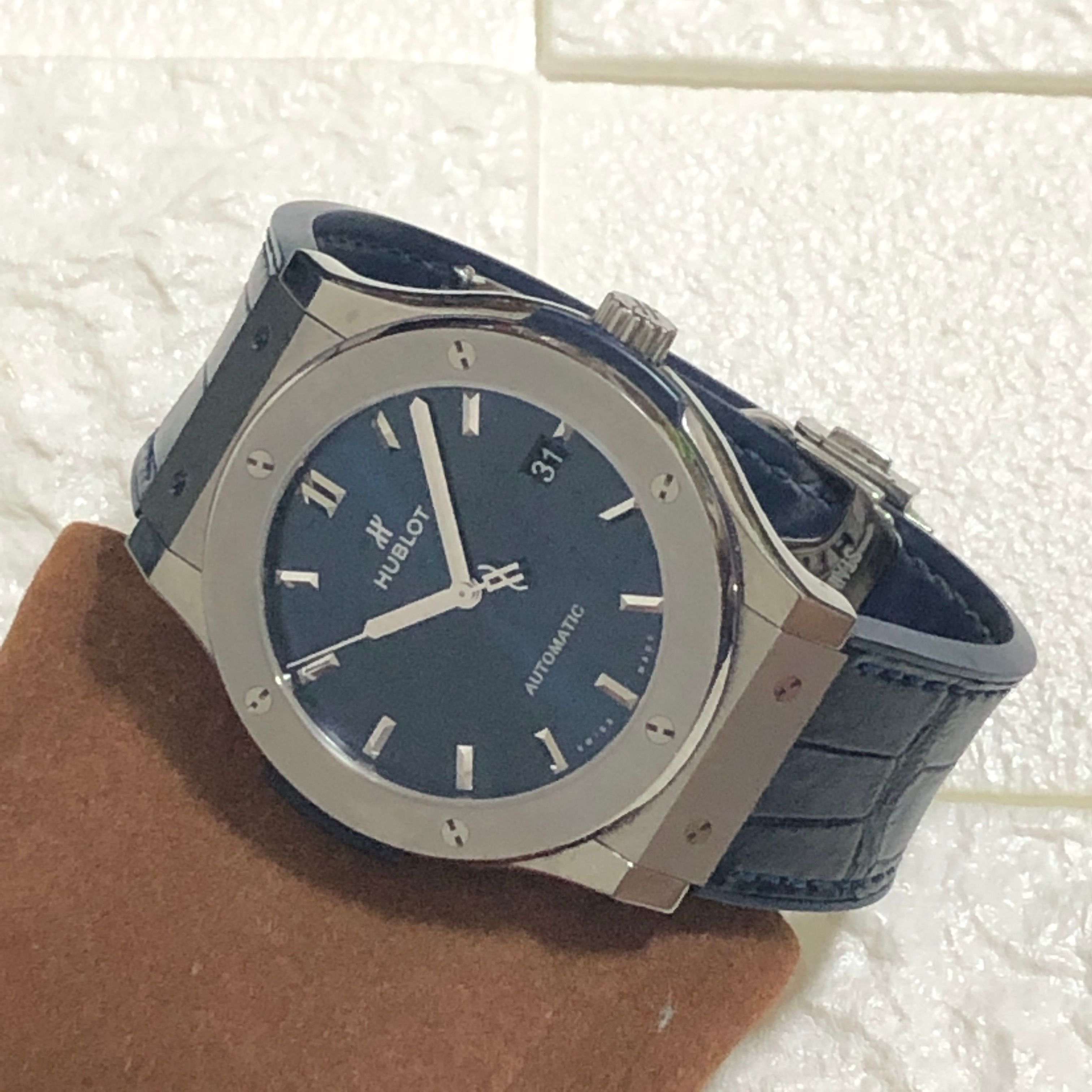 ウブロ クラシック・フュージョン チタニウム ブルー 45mm 511.NX.7170.RX