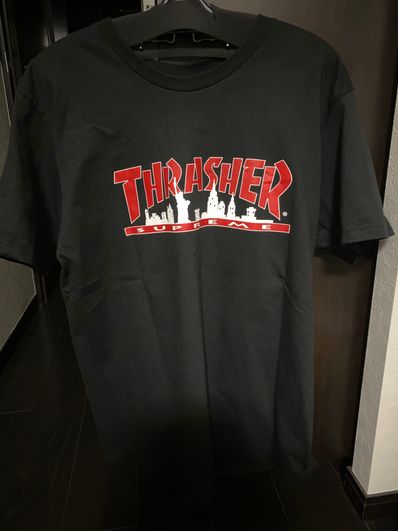 Supreme / Thrasher® Skyline Tee "Black"
