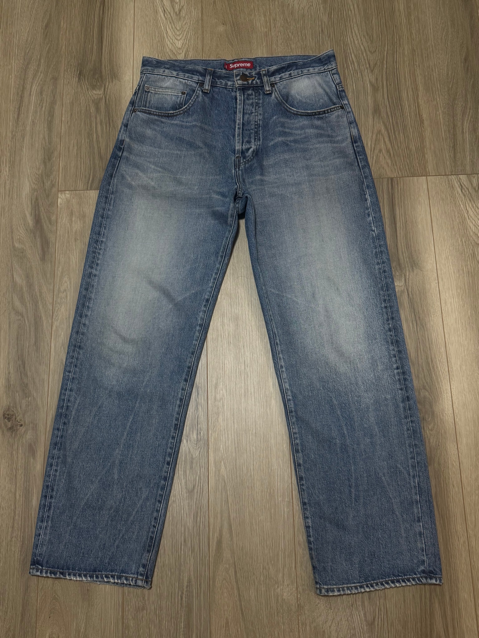 Supreme Distressed Loose Fit Selvedge Jean "Washed Indigo" (24SS)